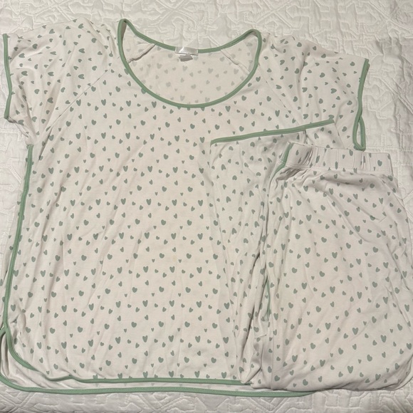 SOLD LAKE short/long green hearts pajama set size Large - Picture 3 of 4
